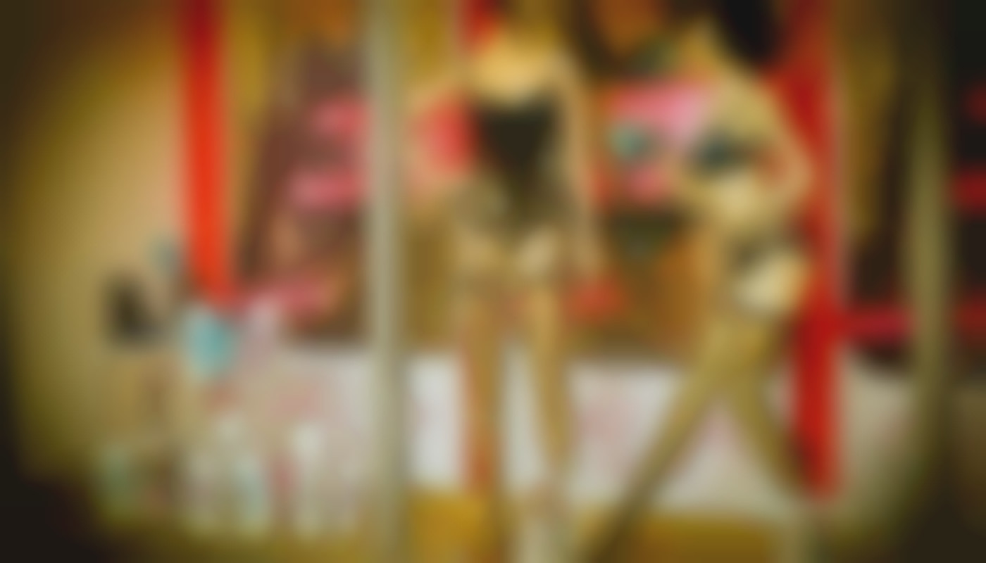 Comment les dialogues intimes par téléphone renforcent les fantasmes ?